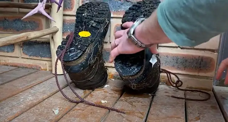 how to dry leather boots