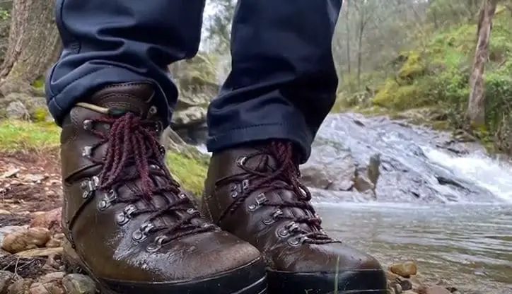how to dry leather hiking boots